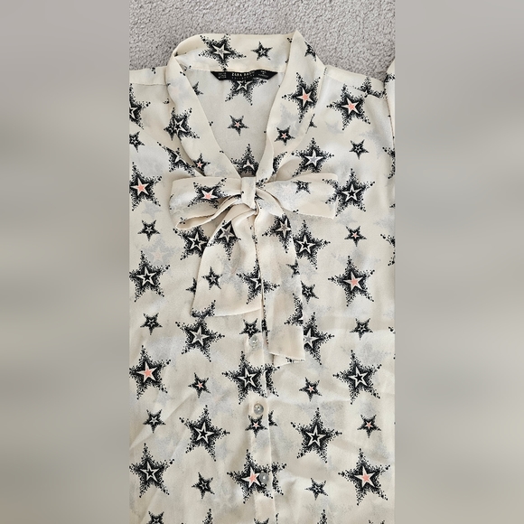 Zara Star Print Tie Neck Ruffle Sleeve Blouse - Picture 4 of 7